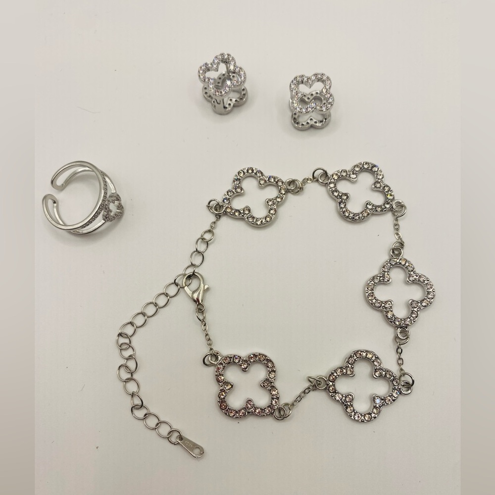 NEW Silver Clover Set